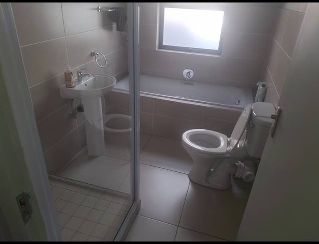 3 BEDROOM FREEHOLD FOR SALE IN RUA VISTA